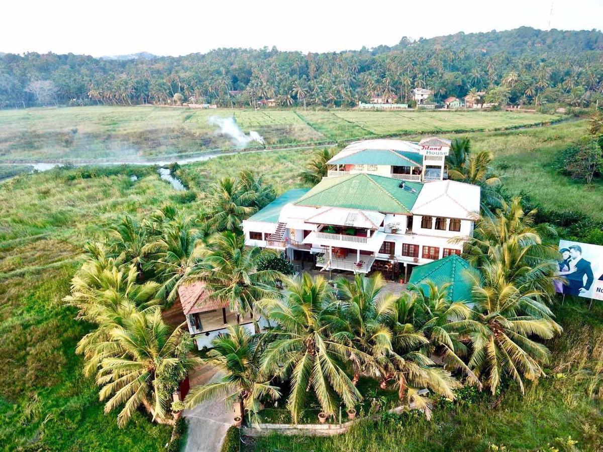Отель Island House Диквелла Экстерьер фото